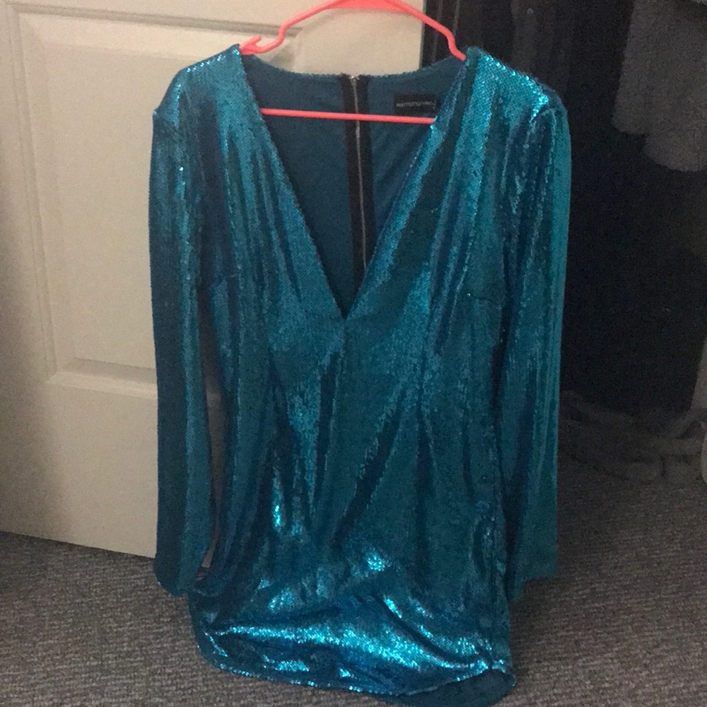 Pretty Little Thing long sleeved mini dress